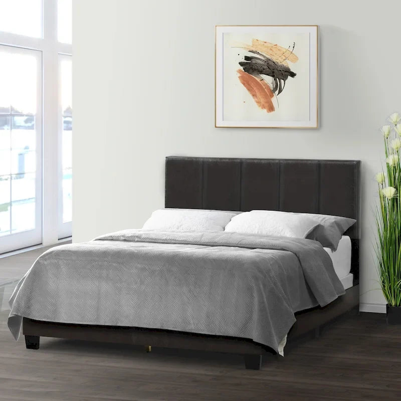 Letto in similpelle marrone scuro con trapuntatura a punto lineare