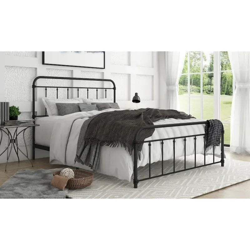 Letto a piattaforma in metallo