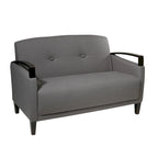 Divanetto Main St. con tessuto Interlace antimacchia ed EasyClean, braccioli e gambe in legno con finitura Espresso