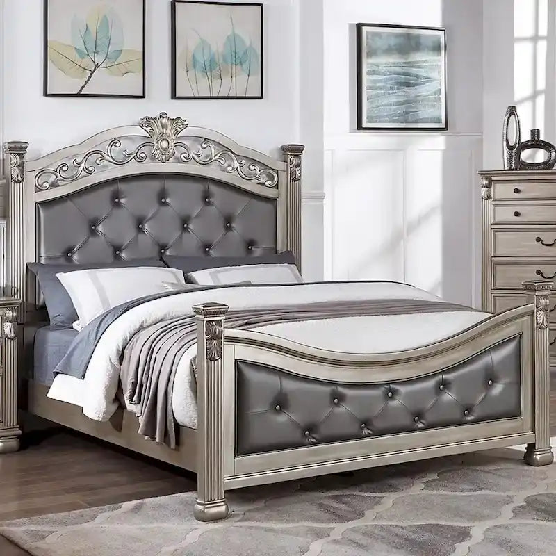 Letto imbottito con testiera e pediera in argento anticato