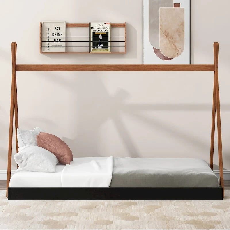 Letto a pavimento da tenda con struttura triangolare